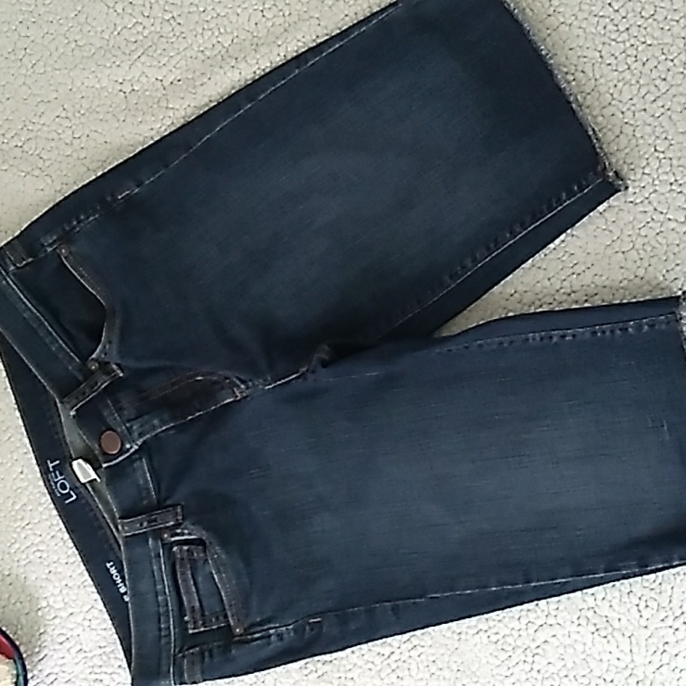 Ann Taylor LOFT Denim Bicycle SHORTS Sz 6P Blue Jean Long Bermuda Fray Raw Edge